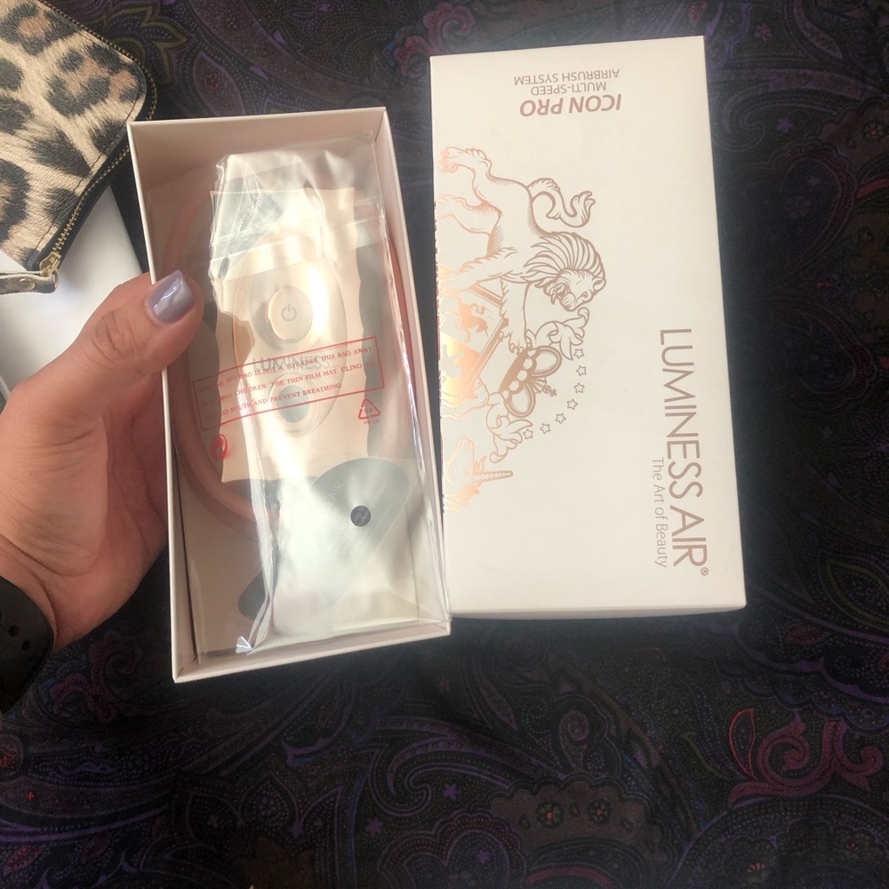 Luminess makeup